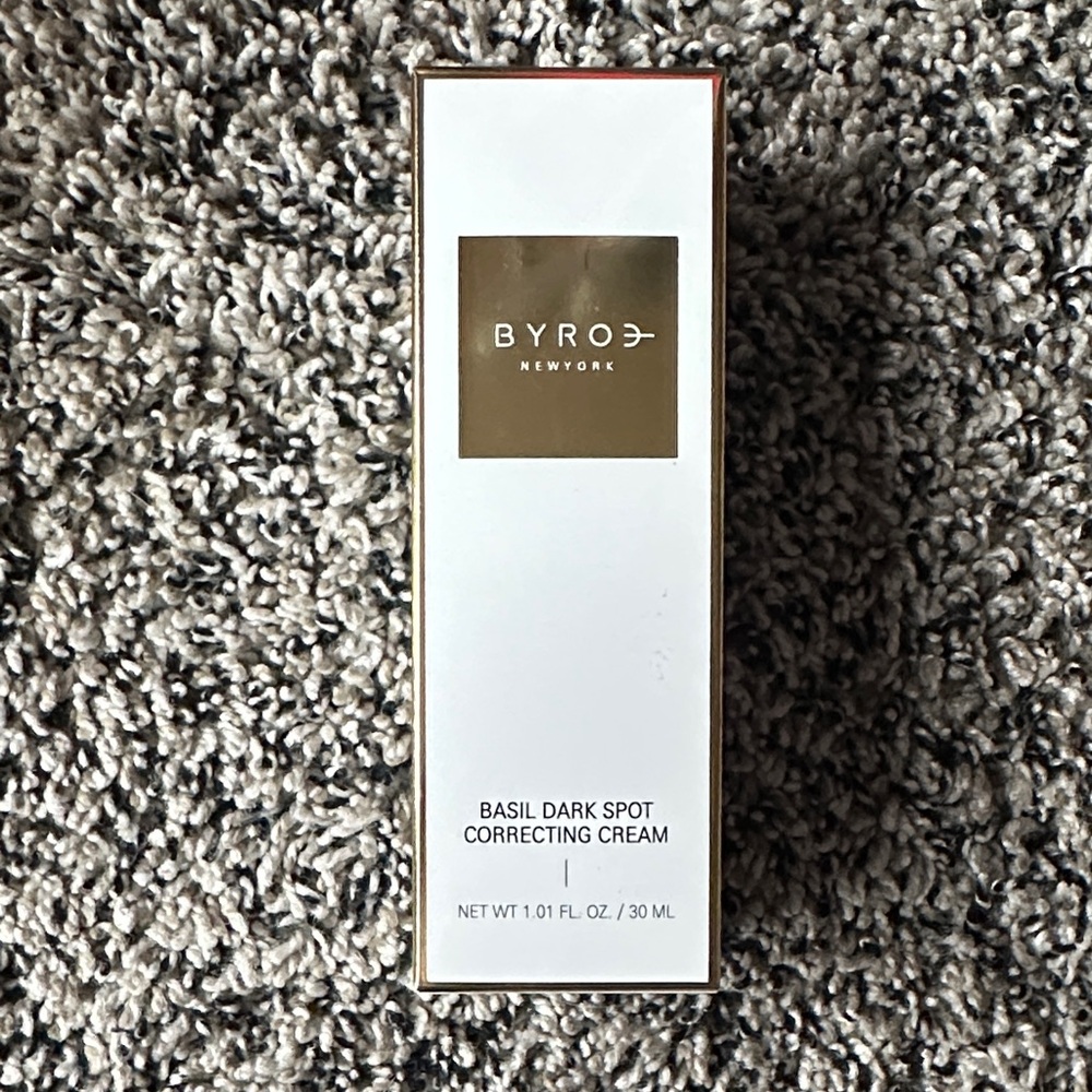 BYROE Basil Dark Spot Correcting Cream - Gold and White